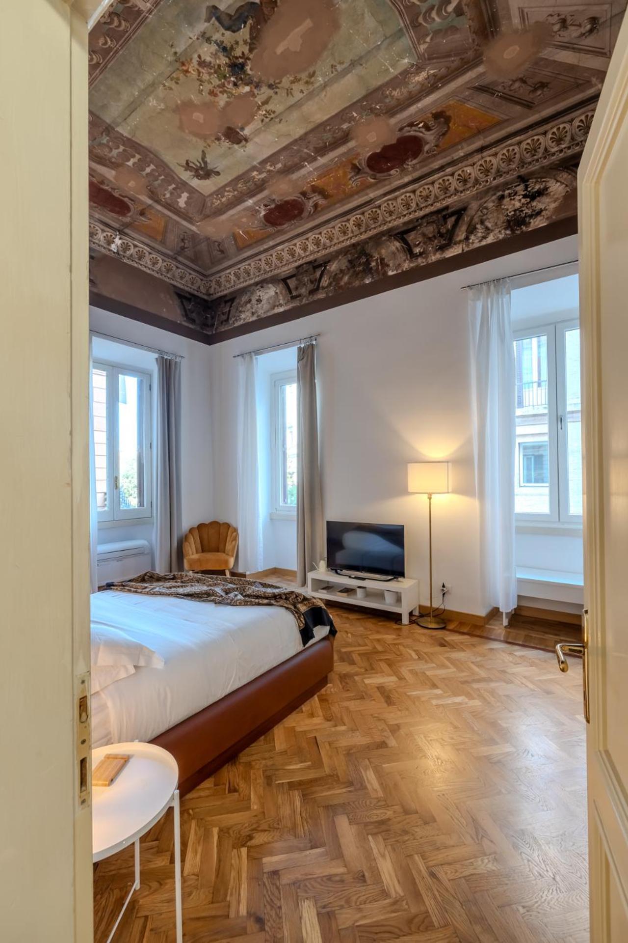 Appartamento Storico In Zona Barberini Roma Eksteriør bilde